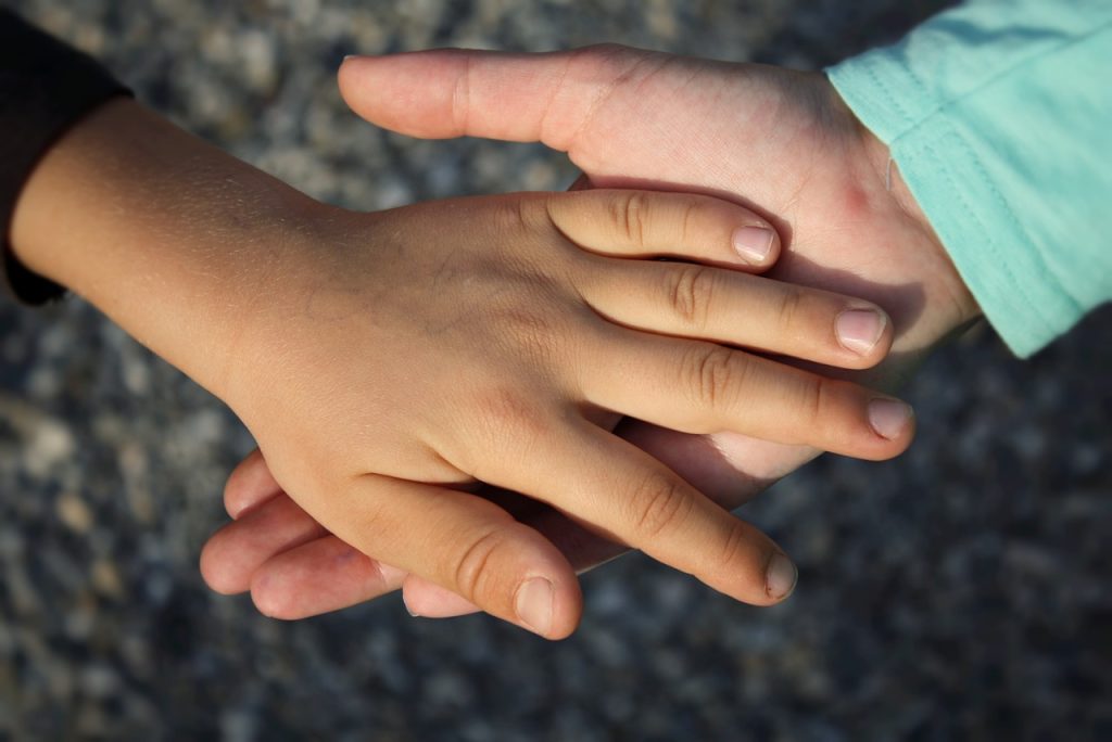 hand, child, children-838975.jpg